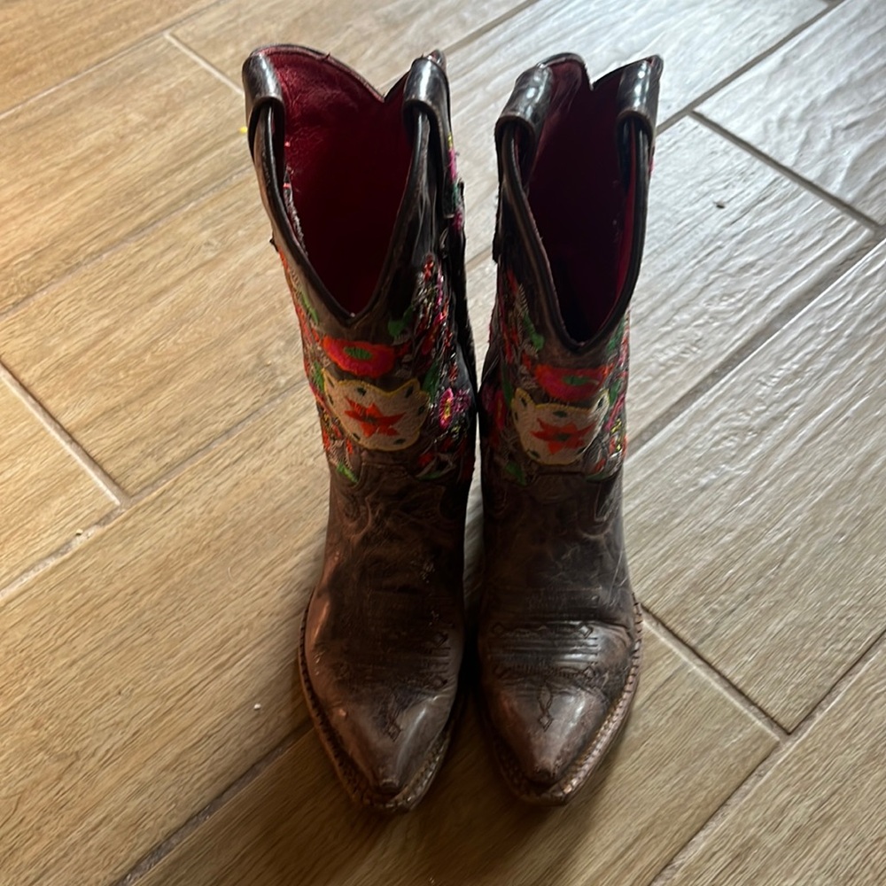 Macie Bean Boots with Beautiful floral embroidery - Picture 2 of 5